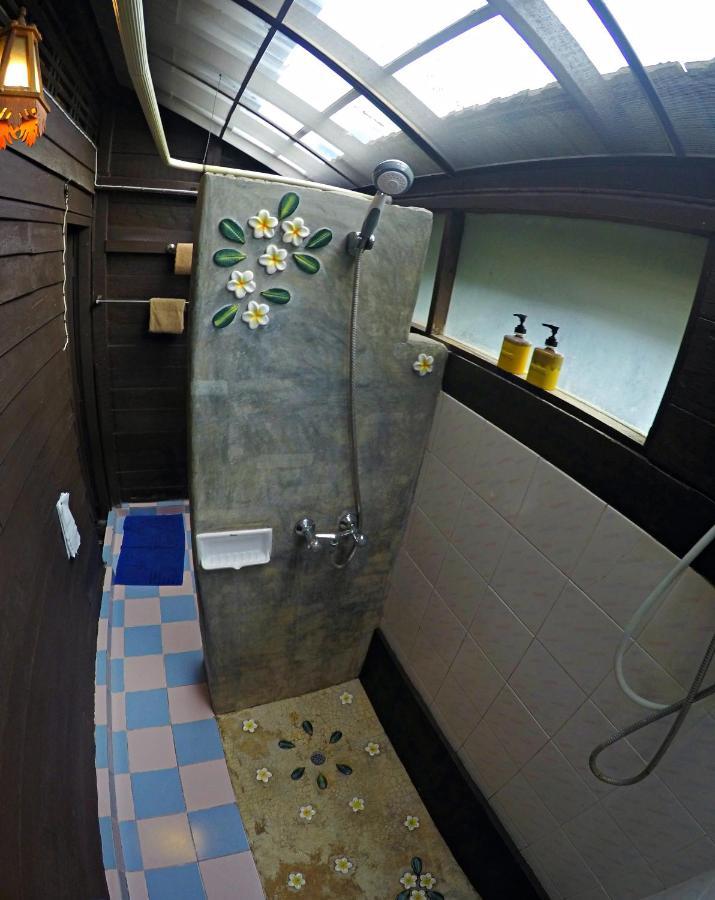 The Riverside Guest House Lampang Exterior photo