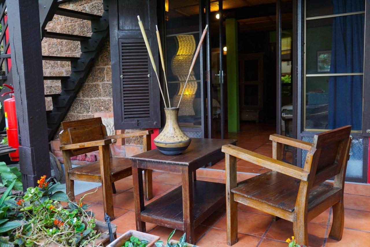 The Riverside Guest House Lampang Exterior photo