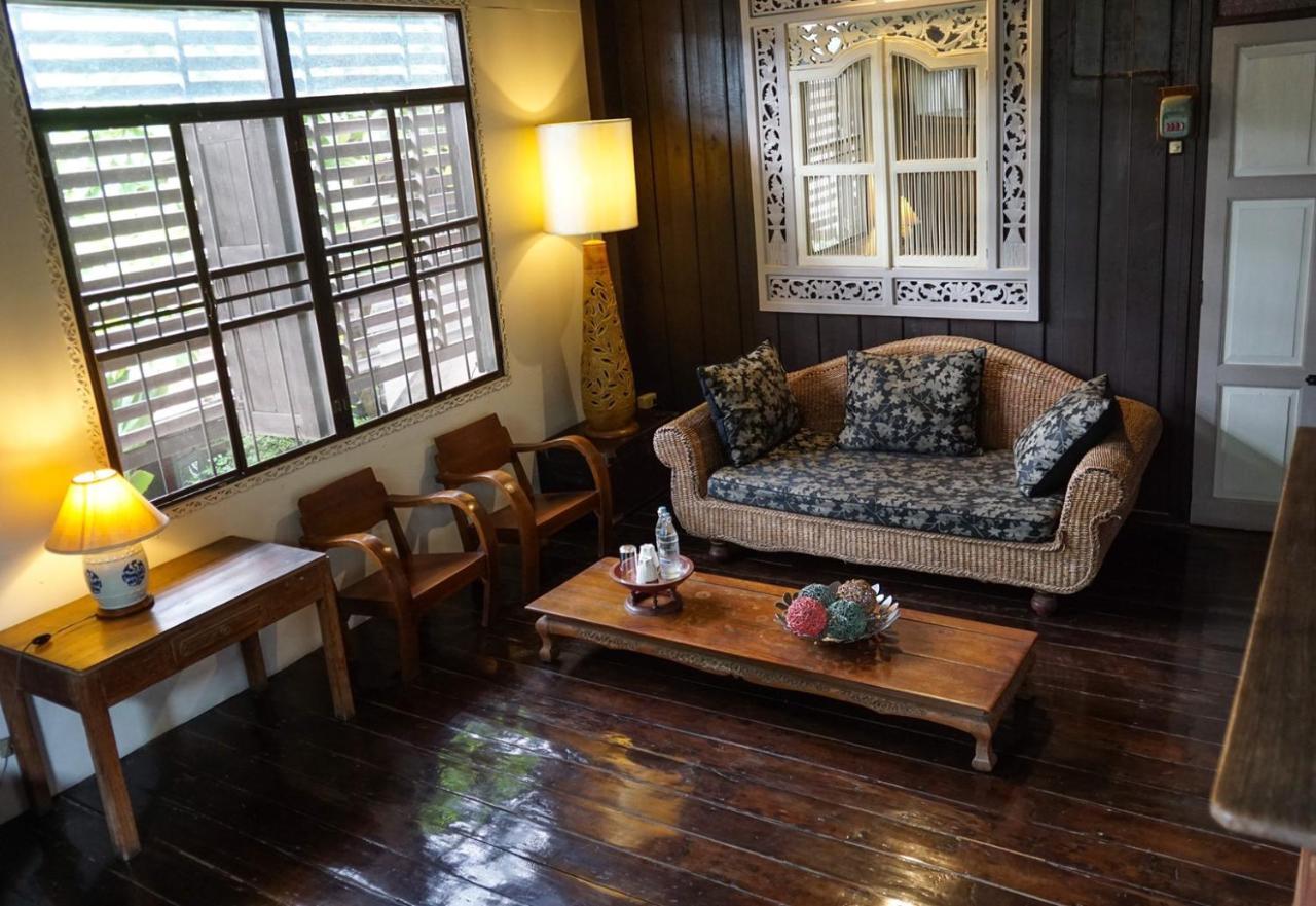The Riverside Guest House Lampang Exterior photo