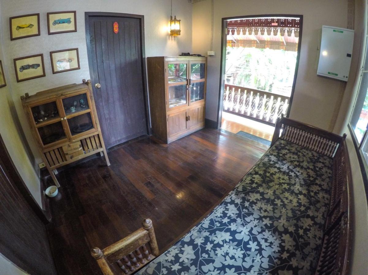 The Riverside Guest House Lampang Exterior photo