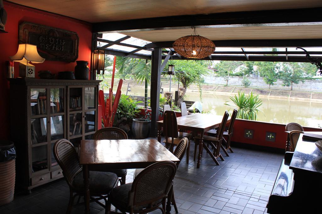 The Riverside Guest House Lampang Exterior photo