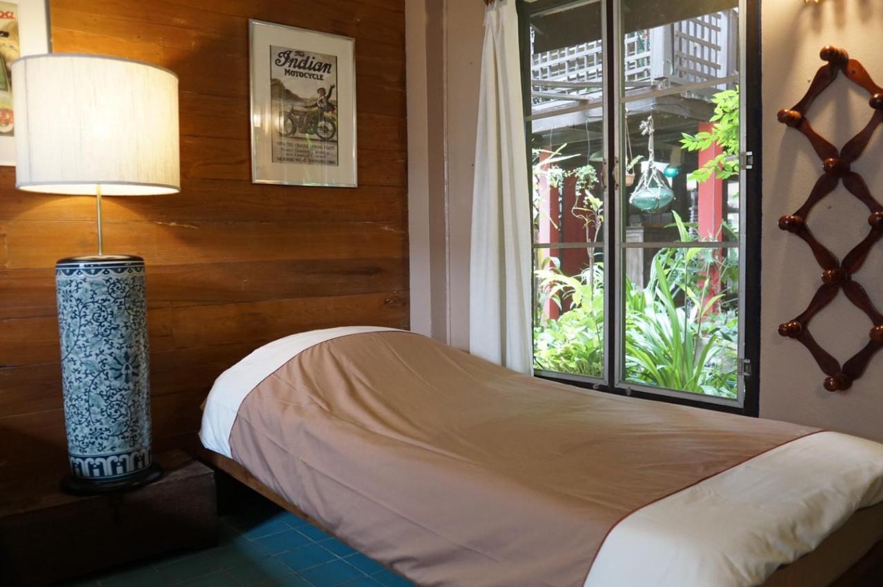 The Riverside Guest House Lampang Exterior photo